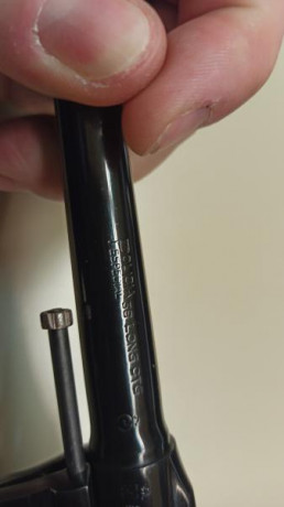 Hola a todos. 

Un amigo vende este revólver Tanque, calibre 38 long ctg (38 especial), con los grabados 00