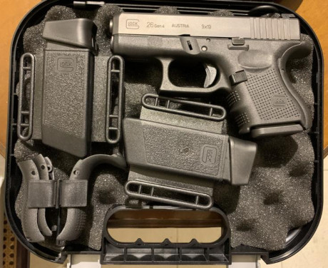 Vendo GLOCK 26 GEN.4, guiada en F, con todo los complementos que vienen de fabrica,
2 muelles de gatillo 01