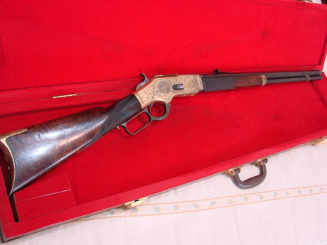 Vendo esta preciosidad de rifle en perfecto estado de uso y conservación, es una pieza casi única. Se 02