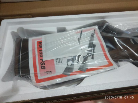 Buenas tardes.

Vendo una precioso Hw100 FSb con culata de madera, Esta sin estrenar, nueva, sin quitar 51