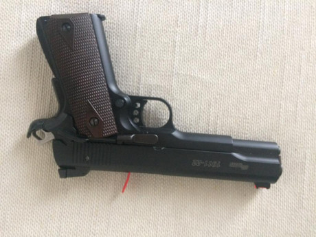 Se vende pistola Sig Sauer 1911 -22 LR , muy poco uso y bien cuidada, procede de herencia , en Mayo ha 01