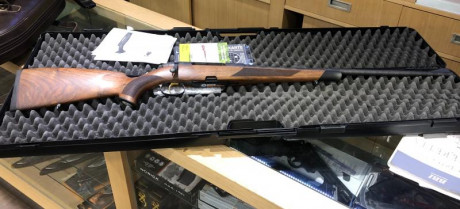 Hola a todos, vuelvo a poner a la venta este fantástico rifle Mannlincher SM12 en calibre 8x68S.Perfecto 02