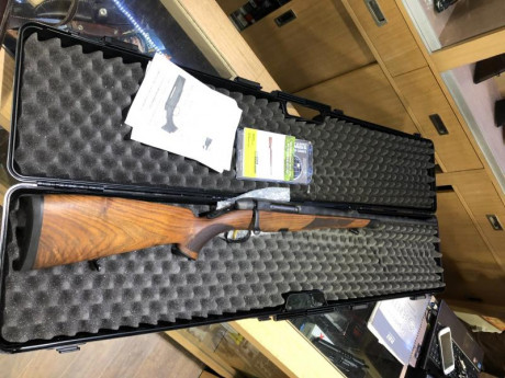 Hola a todos, vuelvo a poner a la venta este fantástico rifle Mannlincher SM12 en calibre 8x68S.Perfecto 00
