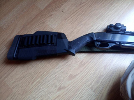 Esto del confinamiento da mucho tiempo para enredar.

Me aburrí de ver mi 750 Carbine con sus maderitas, 10
