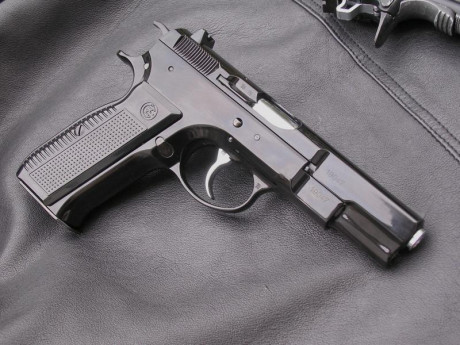 Buenas. Busco quien pueda darme solución ya que no encuentro una funda de extracción rápida de IPSC para 00