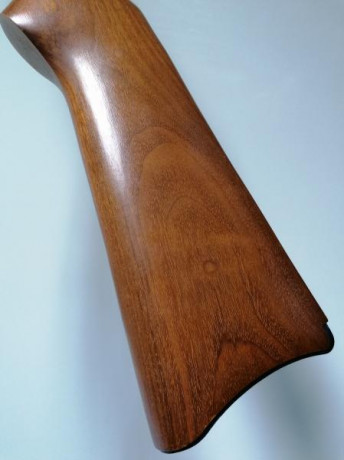Vendo Carabina Ruger modelo 10 22. 100€ más portes.
En la zona del cañón le falta un poco de pavón, por 02
