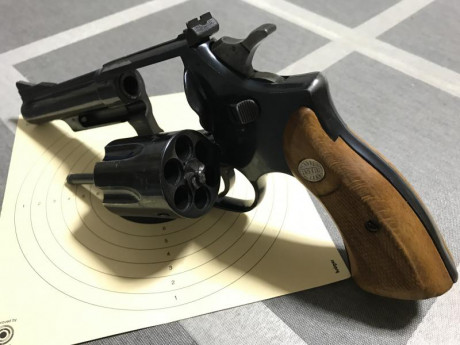 - Gran revólver en perfecto estado de revista,
- Dispara 357 mágnum y por supuesto 38 Special o 38 WC
- 10