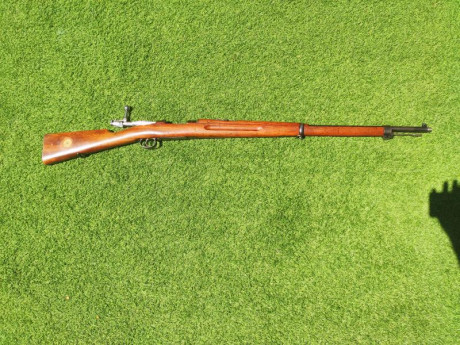 Buenos días.

Muy a mi pesar pongo a la venta mi Carl Gustav del año 1900. El fusil tiene una precisión 01