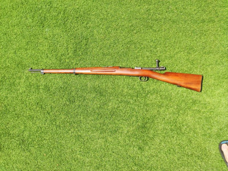 Buenos días.

Muy a mi pesar pongo a la venta mi Carl Gustav del año 1900. El fusil tiene una precisión 00