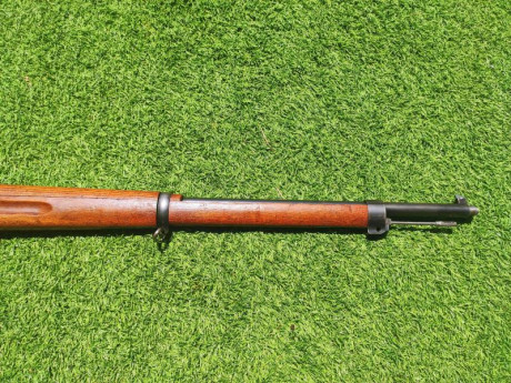 Buenos días.

Muy a mi pesar pongo a la venta mi Carl Gustav del año 1900. El fusil tiene una precisión 22