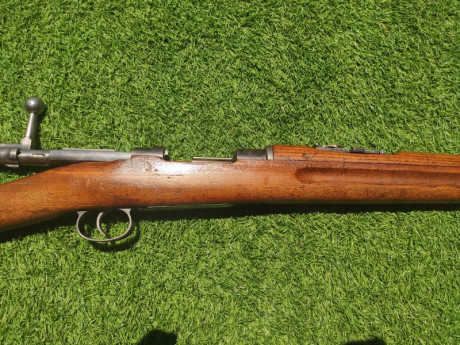 Buenos días.

Muy a mi pesar pongo a la venta mi Carl Gustav del año 1900. El fusil tiene una precisión 21