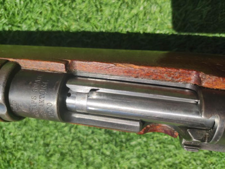 Buenos días.

Muy a mi pesar pongo a la venta mi Carl Gustav del año 1900. El fusil tiene una precisión 50