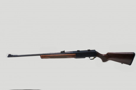 Buenos días, vendo browning bar II, calibre 7 MM, tiene alza micrometrica y punto de mira de alta visivilidad, 01