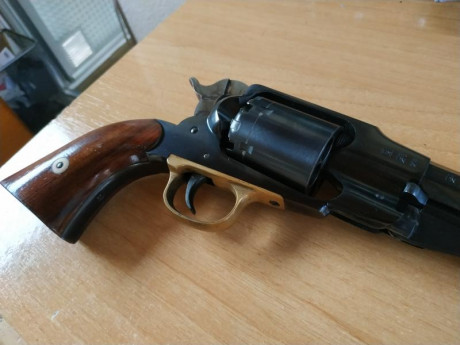 Pos eso,Vendo  Remington new model army 1858 Cal.44 de A.Uberti. Esta en muy buen estado y bien cuidado.Funciona 00