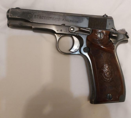 Vendo pistola 9mm corto con sus dos cargadores y en su caja en muy buen estado, se puede ver y probar. 02