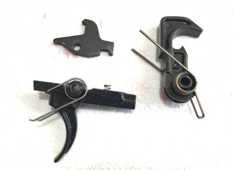 Se ofrece conjunto de disparador nuevo, proviene de un Smith&Wesson MP15 Performance Center, de dos 00