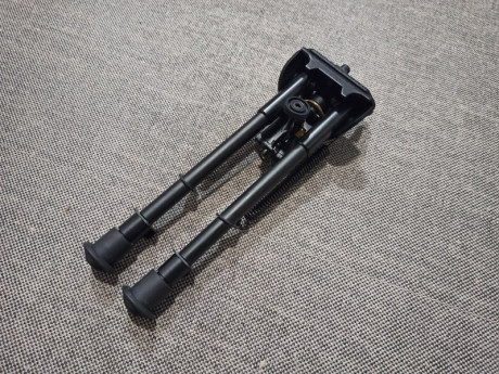 Tengo este bípode al que no le doy ningún uso. Está totalmente nuevo. Es un bípode Caldwell XLA con patas 01