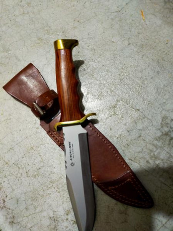 Vendo cuchillo Aitor Bowie nuevo, nunca utilizado, sin estrenar, se realiza envíos si es necesario. 90€ 01