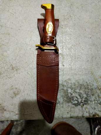 Vendo cuchillo Aitor Bowie nuevo, nunca utilizado, sin estrenar, se realiza envíos si es necesario. 90€ 00
