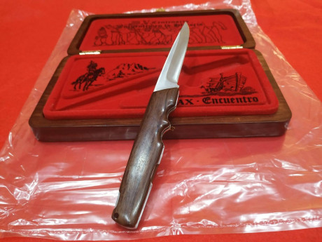 Navaja Aitor modelo Galax edición V encuentro.
Nueva.
250€
telleiro@gmail.com 02