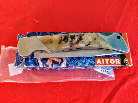 Navaja Aitor modelo Commando, la grande, primeras de Pielcu, con hoja Troquelada, es decir aún con materiales 02
