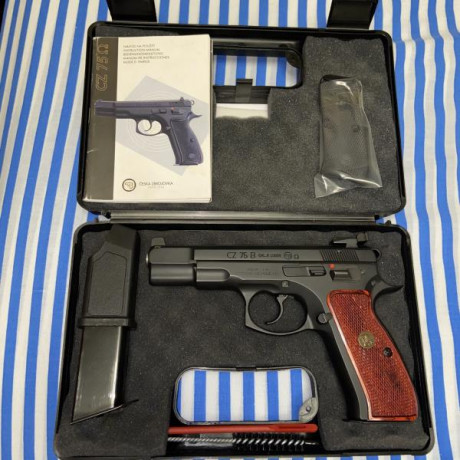 Vendo esta CZ 75 B Omega con 3 cajas de balas disparadas. La compré en diciembre a un compañero del club 00