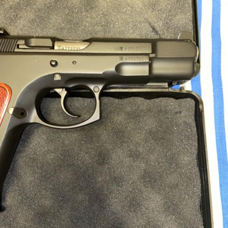 Vendo esta CZ 75 B Omega con 3 cajas de balas disparadas. La compré en diciembre a un compañero del club 22