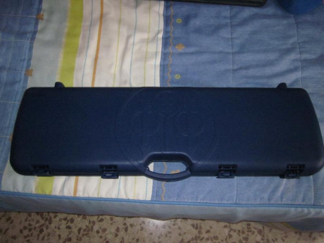 :vacaciones^: Hola.
Pongo a la venta, escopeta Beretta 682 GOLD Sporting, 71cm de cañón, tiene maletin 02