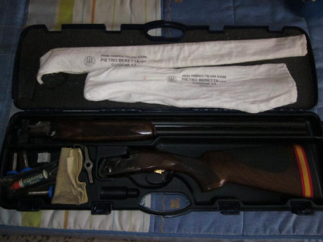 :vacaciones^: Hola.
Pongo a la venta, escopeta Beretta 682 GOLD Sporting, 71cm de cañón, tiene maletin 00