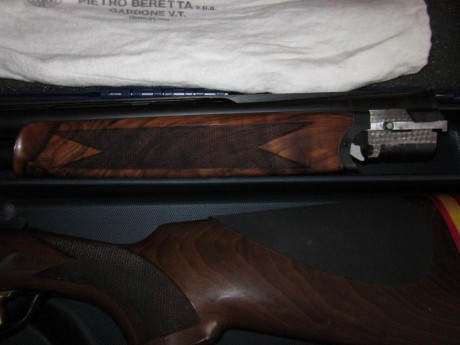 :vacaciones^: Hola.
Pongo a la venta, escopeta Beretta 682 GOLD Sporting, 71cm de cañón, tiene maletin 43