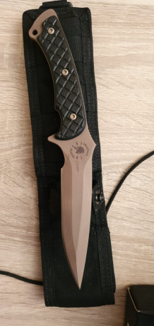 Buenas compis aquí os traigo un pepino de cuchillo fabricado en acero s35vn una de 13 cm y un grosor de 02