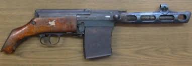 Este arma en concreto, la vi y tiene cierto encanto, no utilidad porque no la conozco y no se le ve jajaj 00