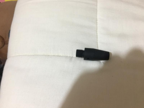 Hola,pongo este adaptador para colocar un moderador es para carabinas de cañón de 11mm está nuevo solo 02