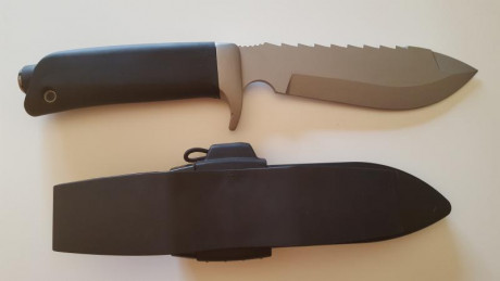 (VENDIDO) Vendo mítico cuchillo Wilkinson Sword Dartmoor CSK 185, original, nuevo, con caja y todos sus 11