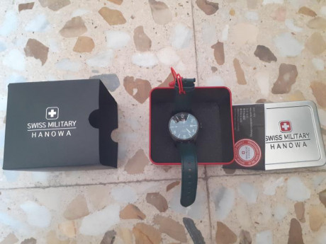 Reloj Swiss Military Undercover Verde, en perfecto estado. Este módelo tiene 44mm. de caja en acero ip 01