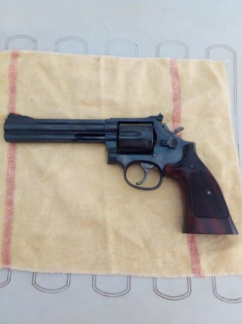 Hola buenas pongo a la venta revolver 586 smith wesson 357 mag de 6 pulgadas en muy buen estado el precio 171
