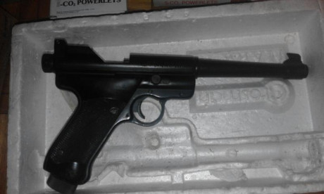 Dos armas cortas de CO2, calibre 4,5 m/m de la marca Crosman, una pistola modelo Mark II en su caja original 00