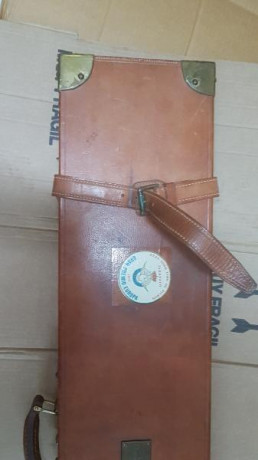 magnifico maletin de cuero para rifle asemiautomatico o monotiro, tambien podria valer para escopeta, 00