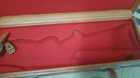 magnifico maletin de cuero para rifle asemiautomatico o monotiro, tambien podria valer para escopeta, 20