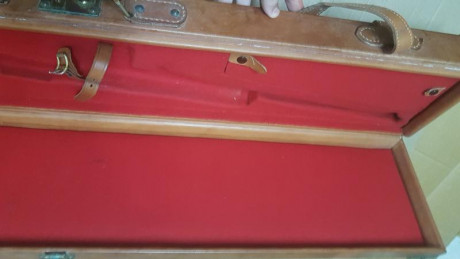 magnifico maletin de cuero para rifle asemiautomatico o monotiro, tambien podria valer para escopeta, 30