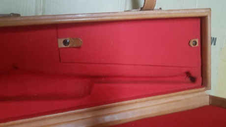 magnifico maletin de cuero para rifle asemiautomatico o monotiro, tambien podria valer para escopeta, 40