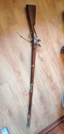 Un compañero de club me pide poner a la venta mosquete DRAGONS de Pedersoli cal.69. Precio 900 euros más 01