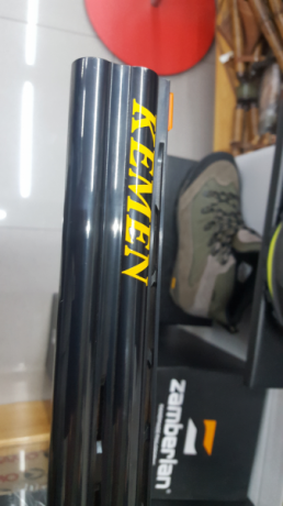 Calibre 20
Chokes: **/*
Culata ajustable con mentonera ajustable.
Cantonera Kick-Eezz de serie
Hilo de 02