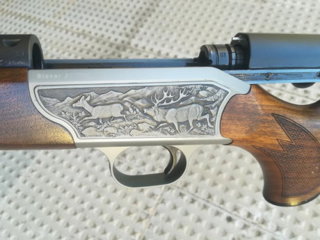 Rifle blaser r93 luxus calibre 9,3x62 como nuevo muy pocos tiros. Lo entrego con funda, portafusil y anillas, 02