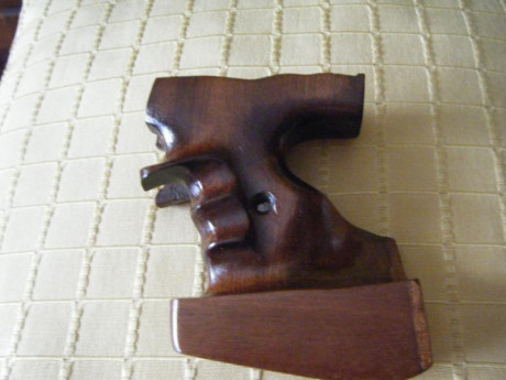 SE VENDEN CACHAS, REALIZADAS POR EL LUTIER CAÑADAS, DE MÁLAGA, PARA PISTOLA  FEINWERKBAU AW-93 SIN USO. 00