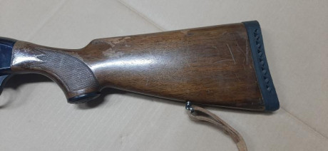Vendo escopeta semiautomática Beretta A300. Calibre 12. Cañon de 71 cm. Choke de 2 estrellas fijo (sin 21