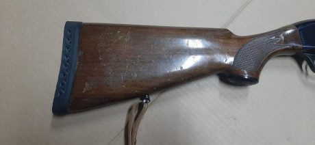 Vendo escopeta semiautomática Beretta A300. Calibre 12. Cañon de 71 cm. Choke de 2 estrellas fijo (sin 20