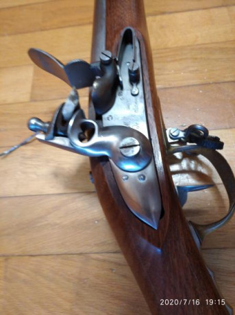 Hola:
Vendo este rifle porque me he comprado el mismo original. Este ya no creo que lo use. El rifle tiene 00