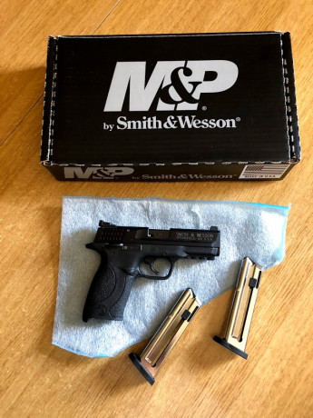 Vendo Pistola MP calibre 22 LR Smith Wesson COMPACT (UTILIZABLE CON LICENCIA F) Esta Impoluta nada más 02