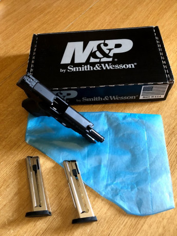 Vendo Pistola MP calibre 22 LR Smith Wesson COMPACT (UTILIZABLE CON LICENCIA F) Esta Impoluta nada más 01